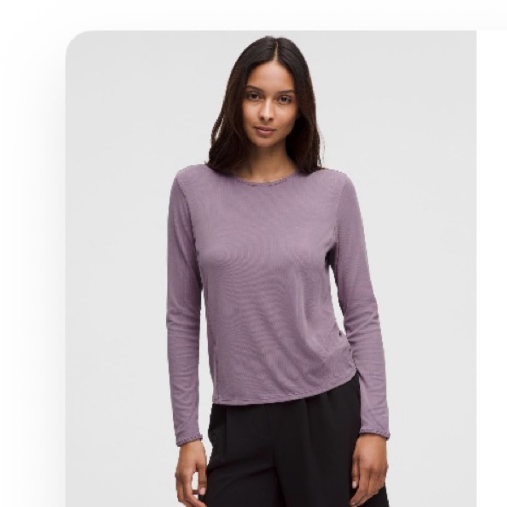 Twist-Back Soft Ribbed
Long-Sleeve Top